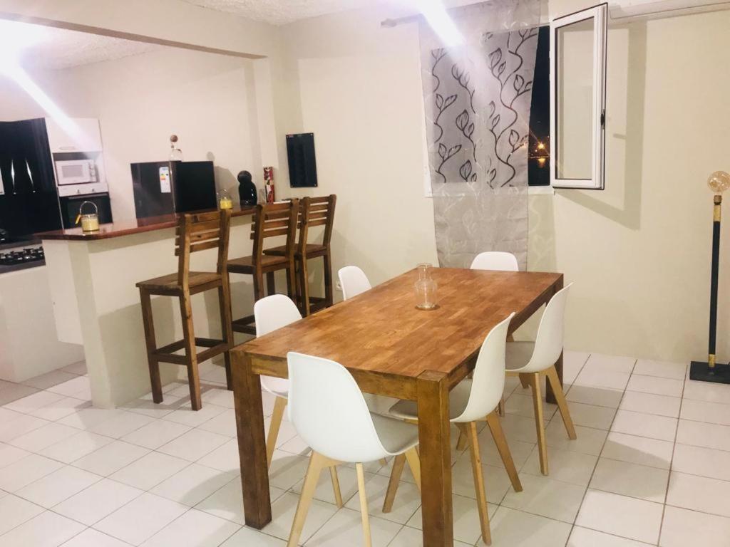 Chirijien Blé Appartement Le Robert Buitenkant foto